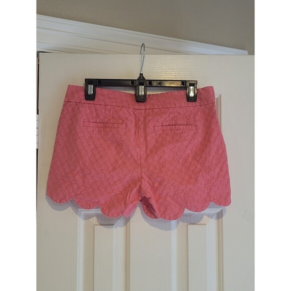 #440 | Pink Salmon Textured Crown & Ivy Scallop Shorts Size 4 - Picture 2 of 13